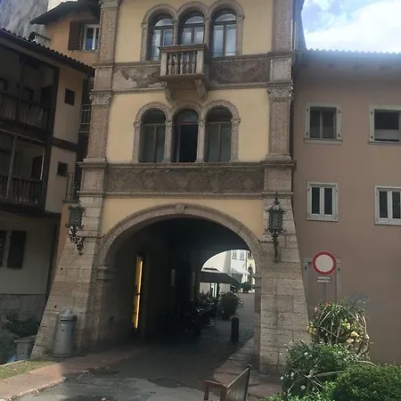 Etta Apartment Trient